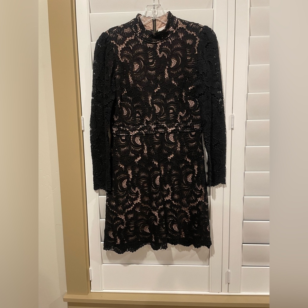 Chic Black Lace Long Sleeve Dress size 6 (1.14)
